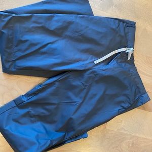 Wonder Work scrubs - dark gray